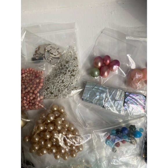 Mixed bead Lot Multiple Colors, Sizes, Stone, Crystal, Metal, Glass, Shell - Picture 3 of 7